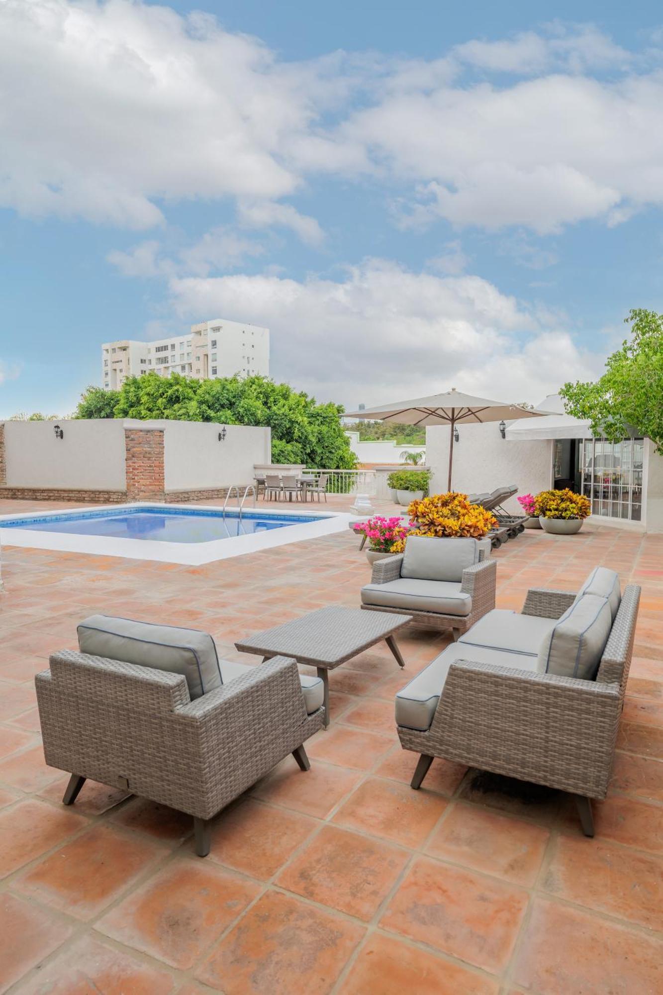 Hotel Suites Mexico Plaza Campestre León Exterior foto